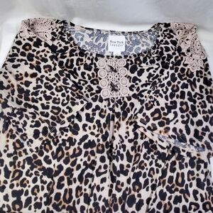 New York Laundry Animal Print Tie Front Boho Crochet Trim Top Large